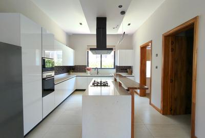 4 Bed Townhouse with En Suite at Loresho - 4