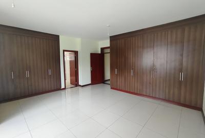 3 Bed Apartment with En Suite in Rhapta Road - 2