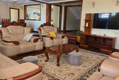 5 Bed Townhouse with En Suite in Runda