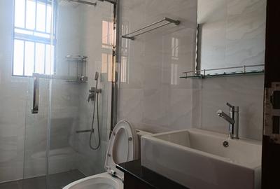 5 Bed Townhouse with En Suite in Lavington - 4