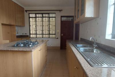 4 Bed Apartment with En Suite in Kileleshwa