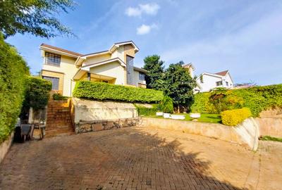 4 Bed Townhouse with En Suite in Kitisuru