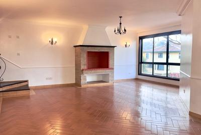 3 Bed Villa with En Suite at Spring Valley - 4