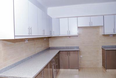3 Bed Apartment with En Suite at Lavington - 4