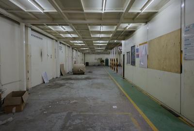 27,625 ft² Warehouse with Service Charge Included in Industrial Area