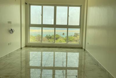 Serviced 2 Bed Apartment with En Suite in Nyali Area - 4