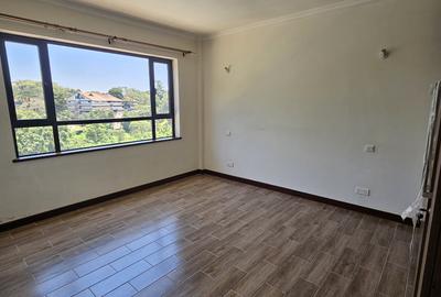 3 Bed Apartment with En Suite in Parklands