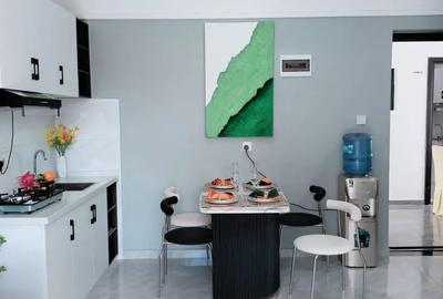 Studio Apartment with Swimming Pool at Wanyee Road - 4