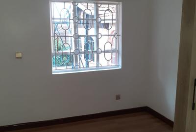 4 Bed House with En Suite at Mountain View - 4