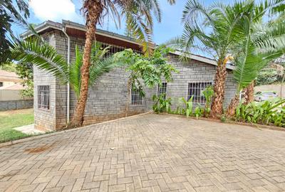 6 Bed House with En Suite in Gigiri