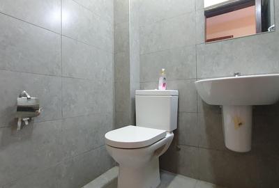 4 Bed Apartment with En Suite in Parklands - 3