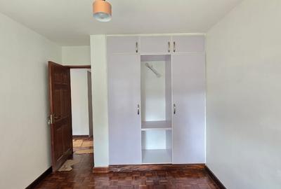 4 Bed House with En Suite in Lavington