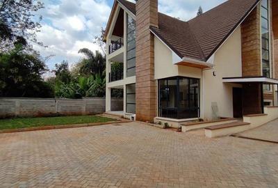 5 Bed Townhouse with En Suite in Lavington
