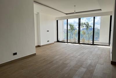 3 Bed Apartment with En Suite in Riverside - 2