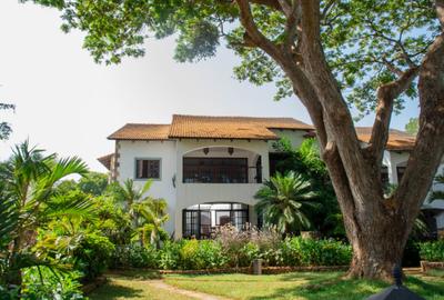 3 Bed House with En Suite in Malindi - 4