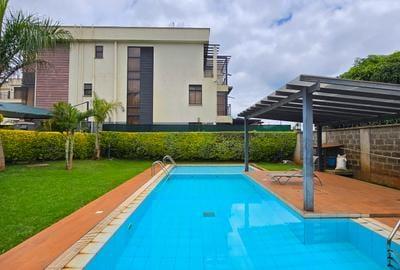 4 Bed Townhouse with En Suite at Loresho Road - 3