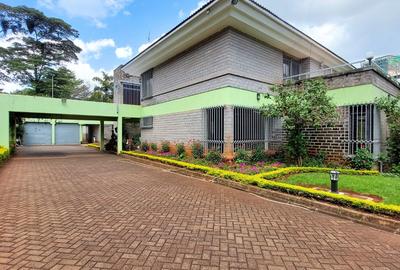 5 Bed House with En Suite in Muthaiga