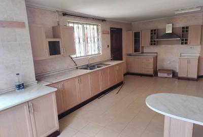 4 Bed House with En Suite at Ibis Drive