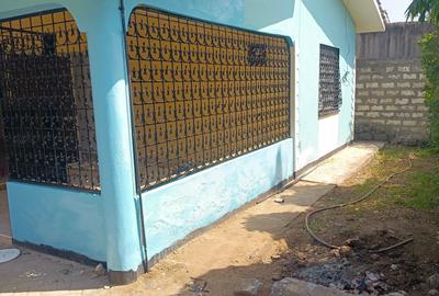 2 Bed House with En Suite at Bamburi - 3