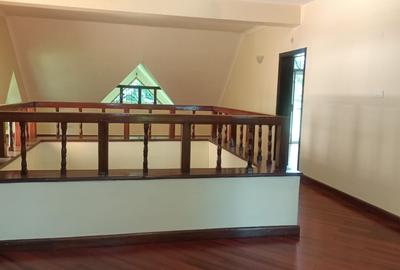 5 Bed Townhouse with En Suite in Lavington