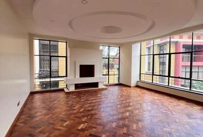 5 Bed Townhouse with En Suite in Lavington - 2