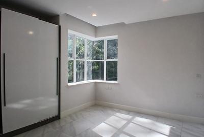 2 Bed Apartment with En Suite at Rhapta Road