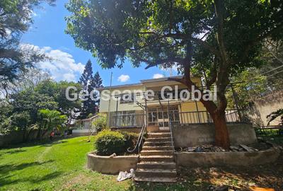 5 Bed House with En Suite in Runda - 2