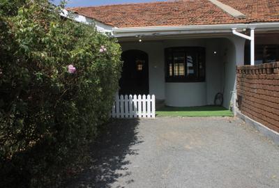 3 Bed House with En Suite at Karen - Fairacres - 3