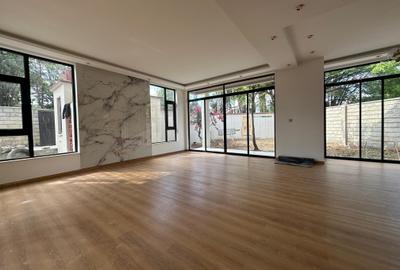 4 Bed Villa with En Suite at Lavington