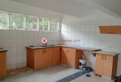 5 Bed Villa with En Suite at Ndege Road