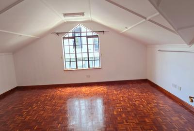 4 Bed Townhouse with En Suite at Mugumo Road - 3