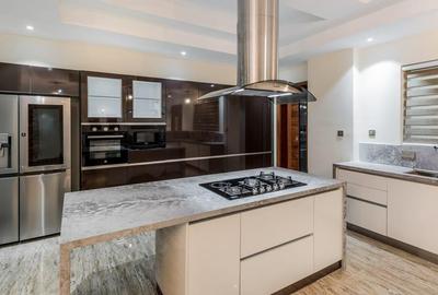 3 Bed Apartment with En Suite in Kileleshwa