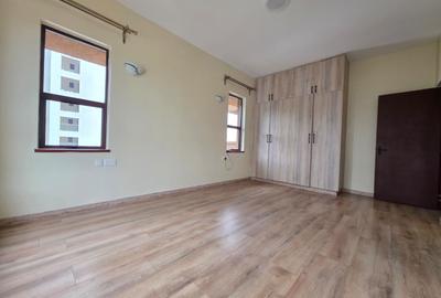 3 Bed Apartment with En Suite at Parklands - 4