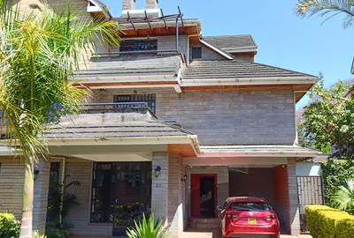 5 Bed Townhouse with En Suite at Convent Drive