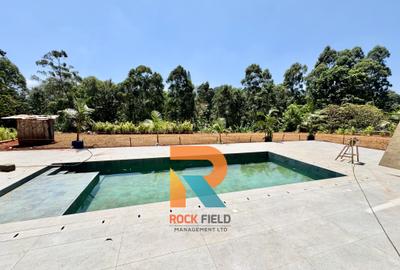 6 Bed Townhouse with En Suite in Nyari