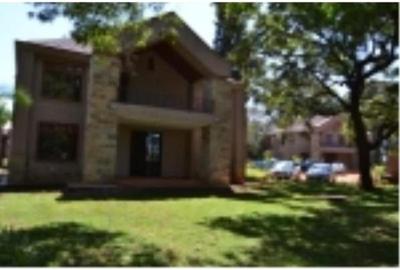 4 Bed House with En Suite at Lavington Green