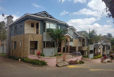 4 Bed Townhouse with En Suite in General Mathenge