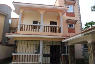 6 Bed Townhouse with En Suite at Link Road