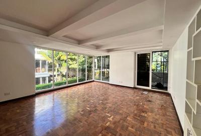 5 Bed Townhouse with En Suite in Lavington
