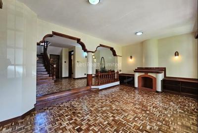 5 Bed Townhouse with En Suite in Lavington - 3