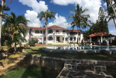 4 Bed Villa with Swimming Pool in Likoni