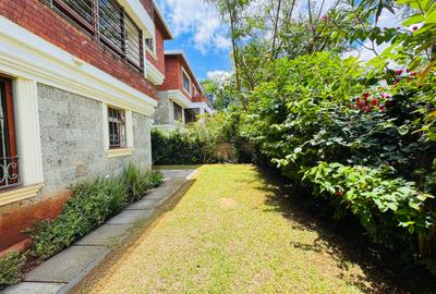 5 Bed Townhouse with En Suite at Spring Valley