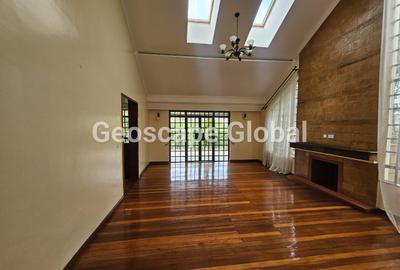 4 Bed Villa with En Suite in Kitisuru - 2