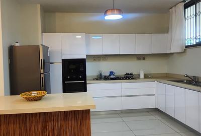 Furnished 3 Bed Apartment with En Suite in Parklands