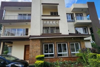 5 Bed House with En Suite in Lavington