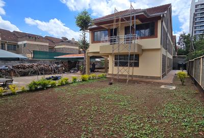 5 Bed Townhouse with En Suite at Lavington Green - 3