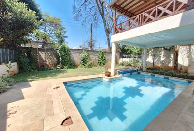 5 Bed Townhouse with En Suite at Lavington Green - 3