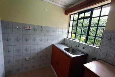 1 Bed House with En Suite in Lavington - 4