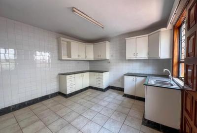 2 Bed Townhouse with Garden in Kileleshwa - 4