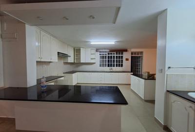 3 Bed Apartment with En Suite in Westlands Area